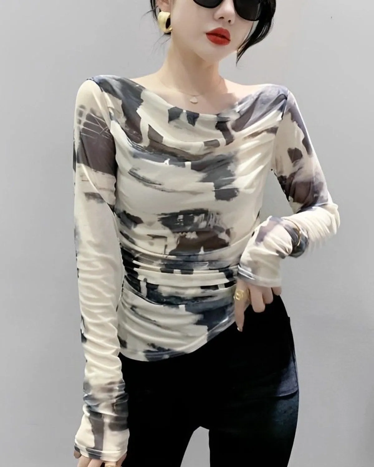 ABSTRACT PRINTED TOP