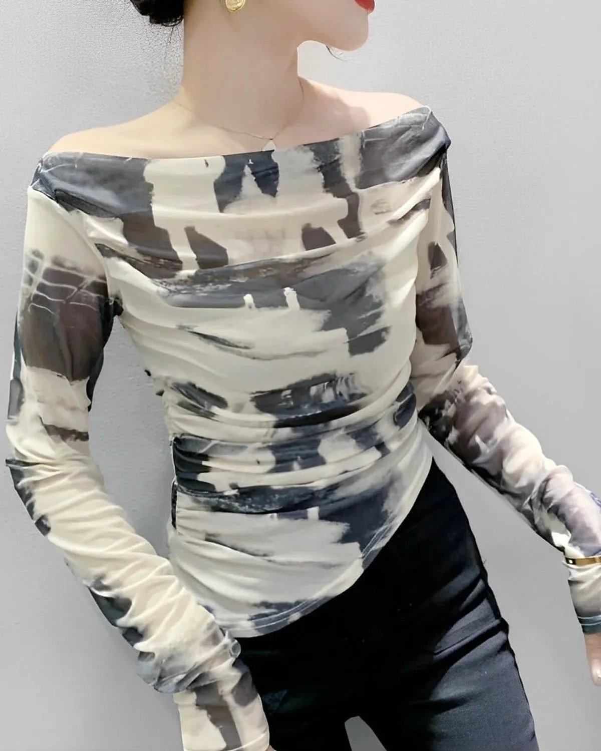 ABSTRACT PRINTED TOP