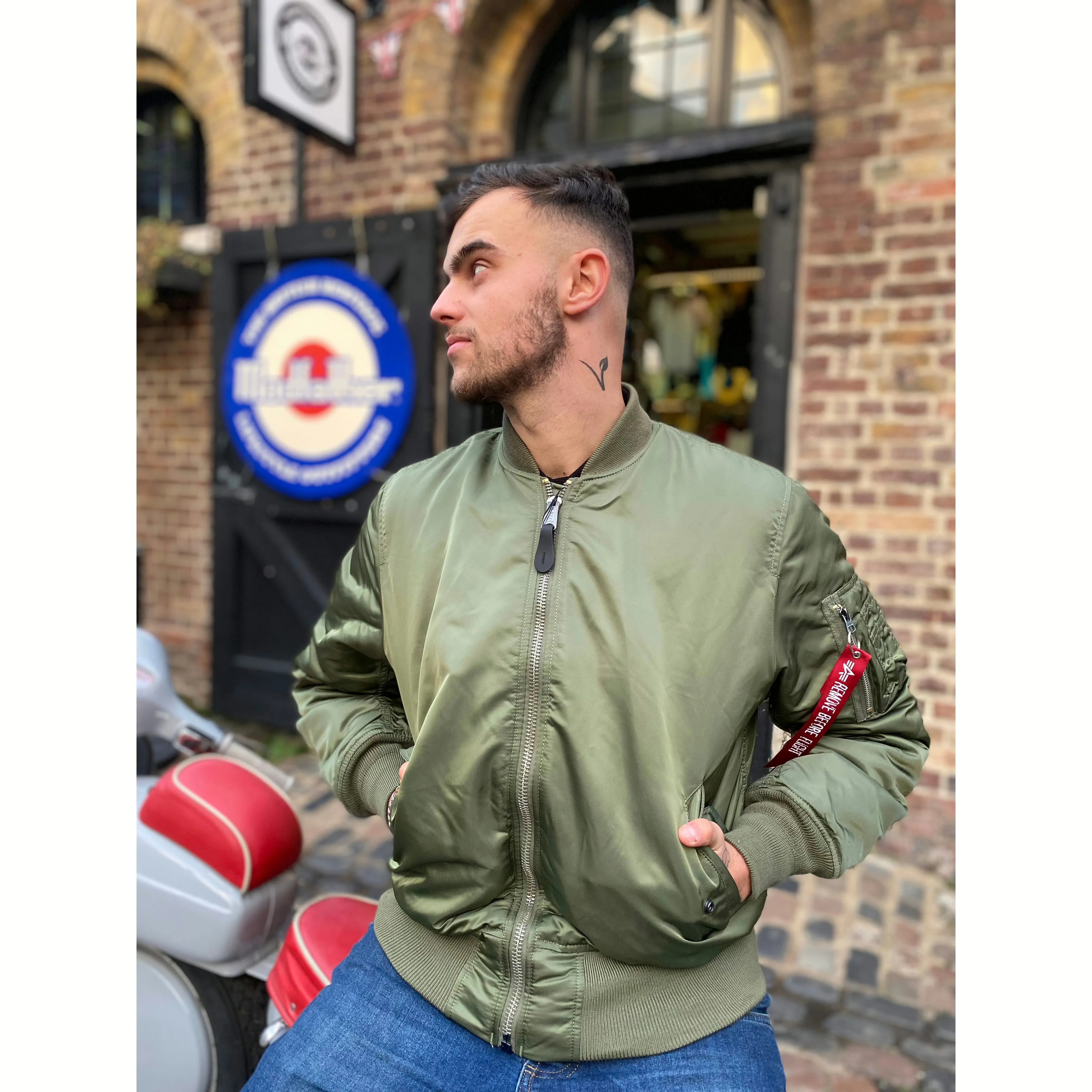 Alpha Industries - MA-1 Sage Green - Bomber Jacket
