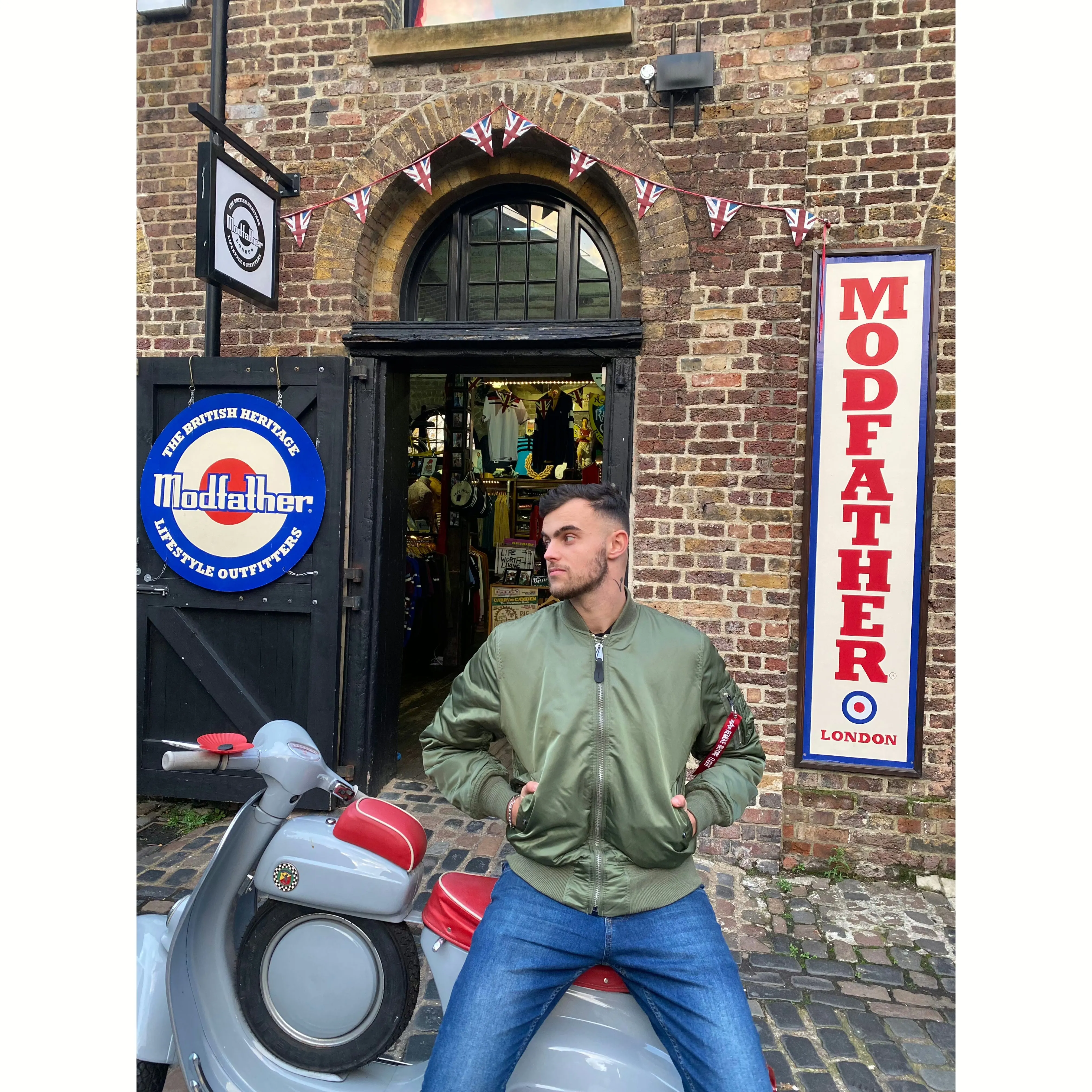 Alpha Industries - MA-1 Sage Green - Bomber Jacket