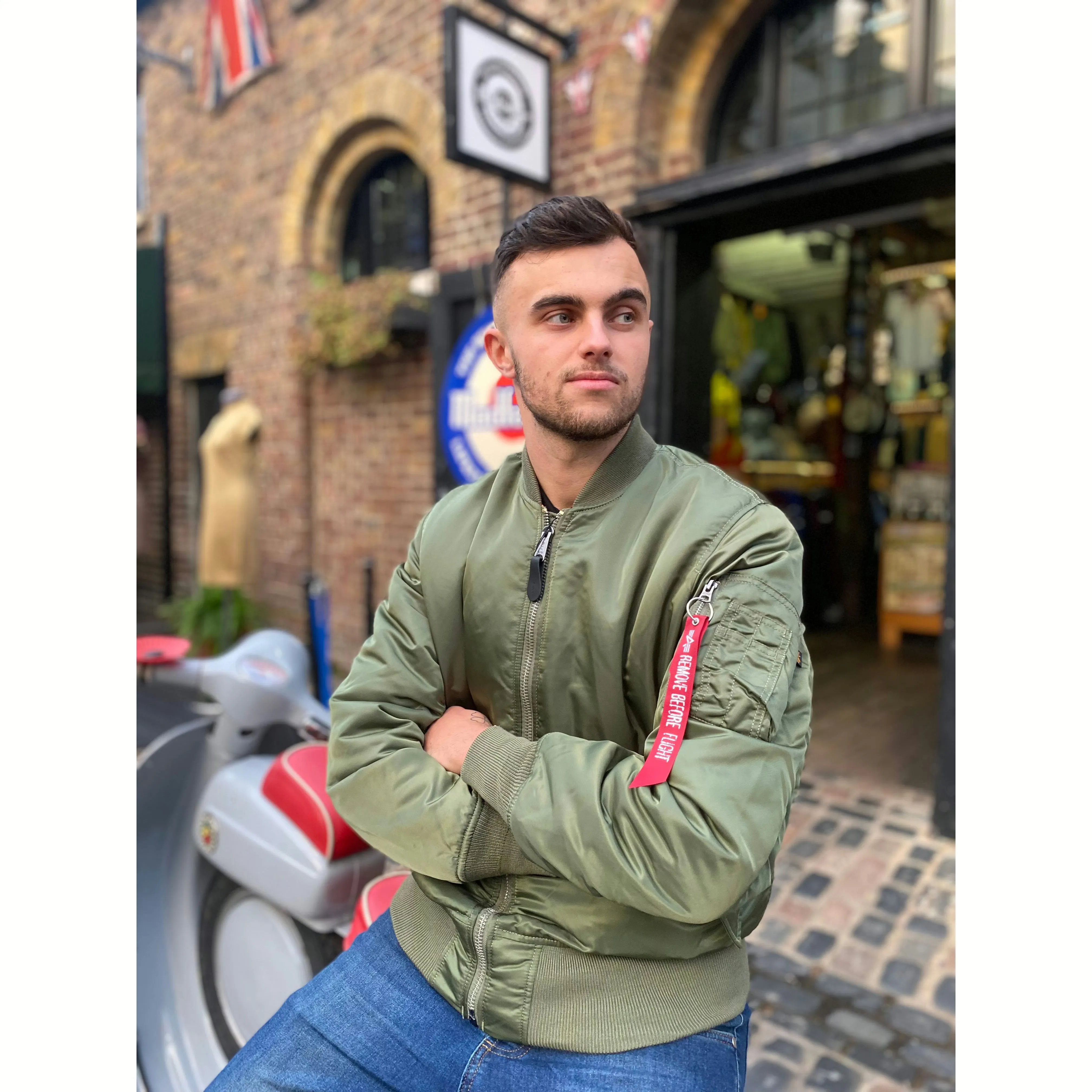 Alpha Industries - MA-1 Sage Green - Bomber Jacket