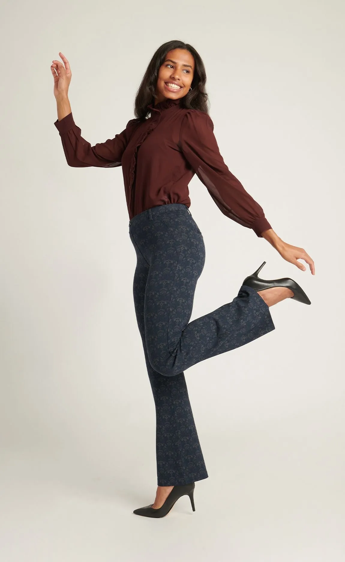 Boot-Cut | Two-Pocket Dress Pant Yoga Pants (Damask)