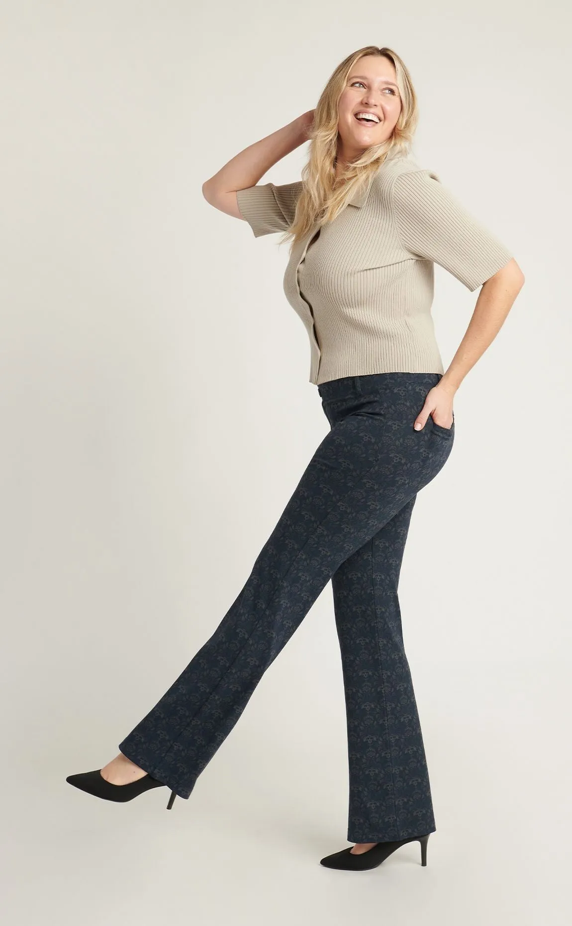 Boot-Cut | Two-Pocket Dress Pant Yoga Pants (Damask)