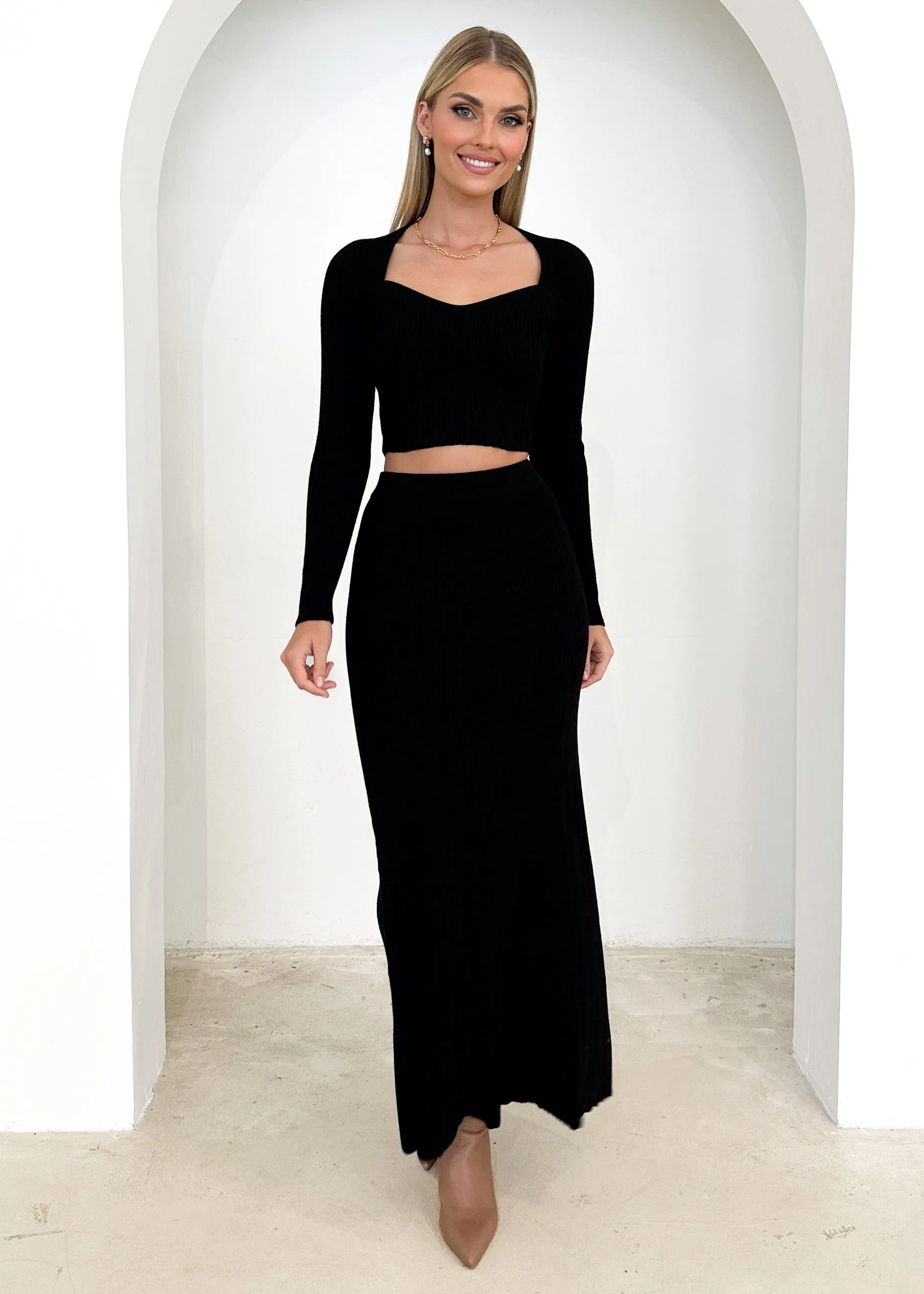 Enota Knit Crop - Black