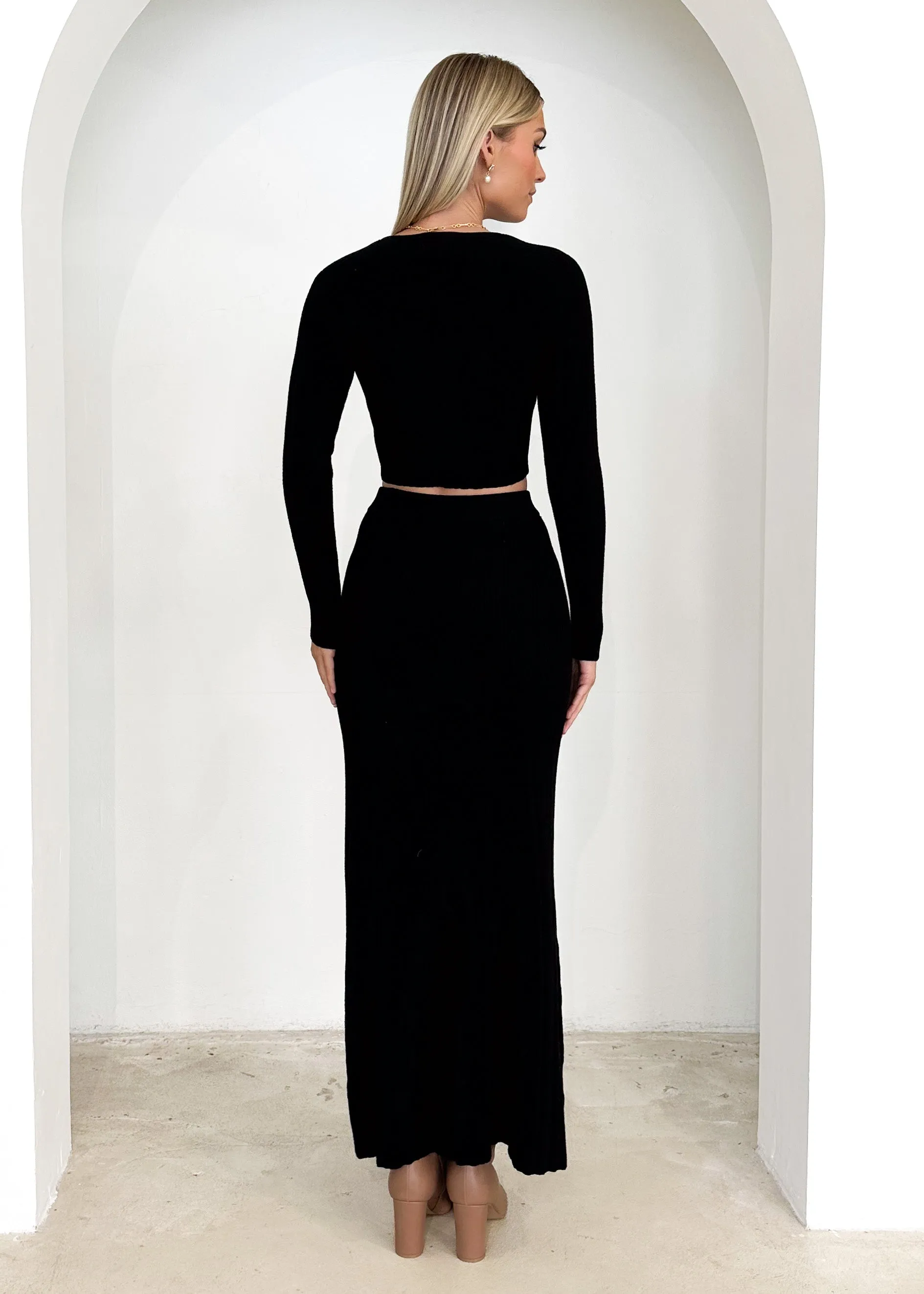 Enota Knit Crop - Black