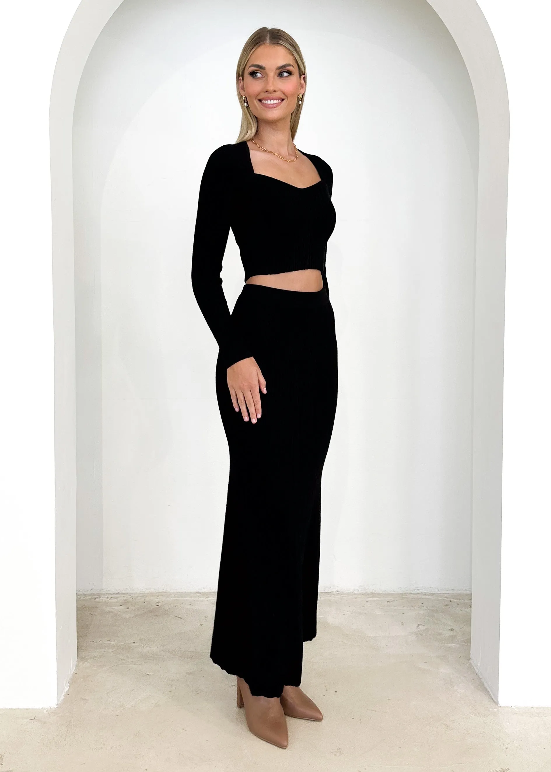 Enota Knit Crop - Black
