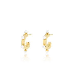 Gold coloured earrings with pearls