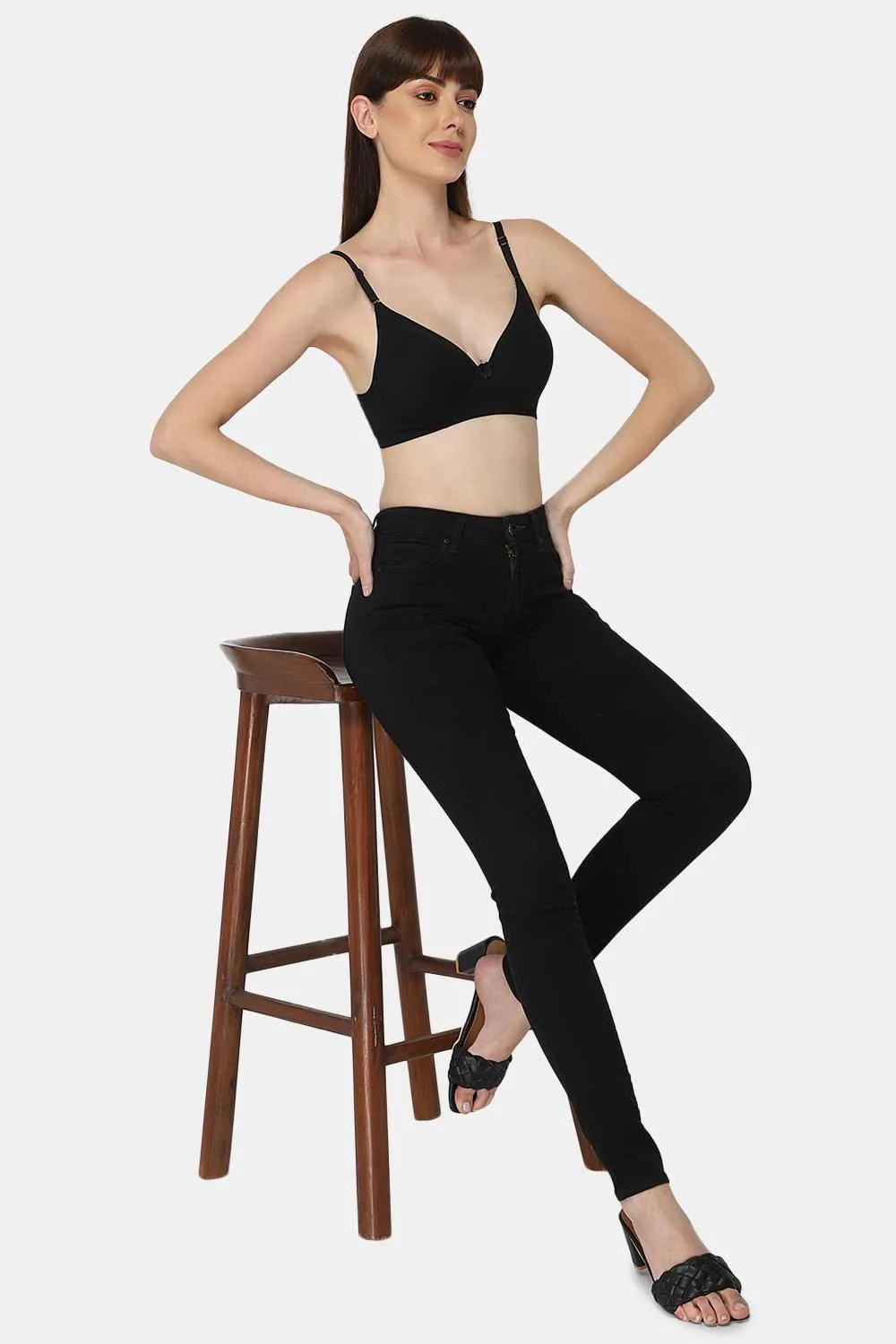 Medium Coverage Non-Wired Thin & Adjustable Intimacy T-Shirt Padded Bra - UC09