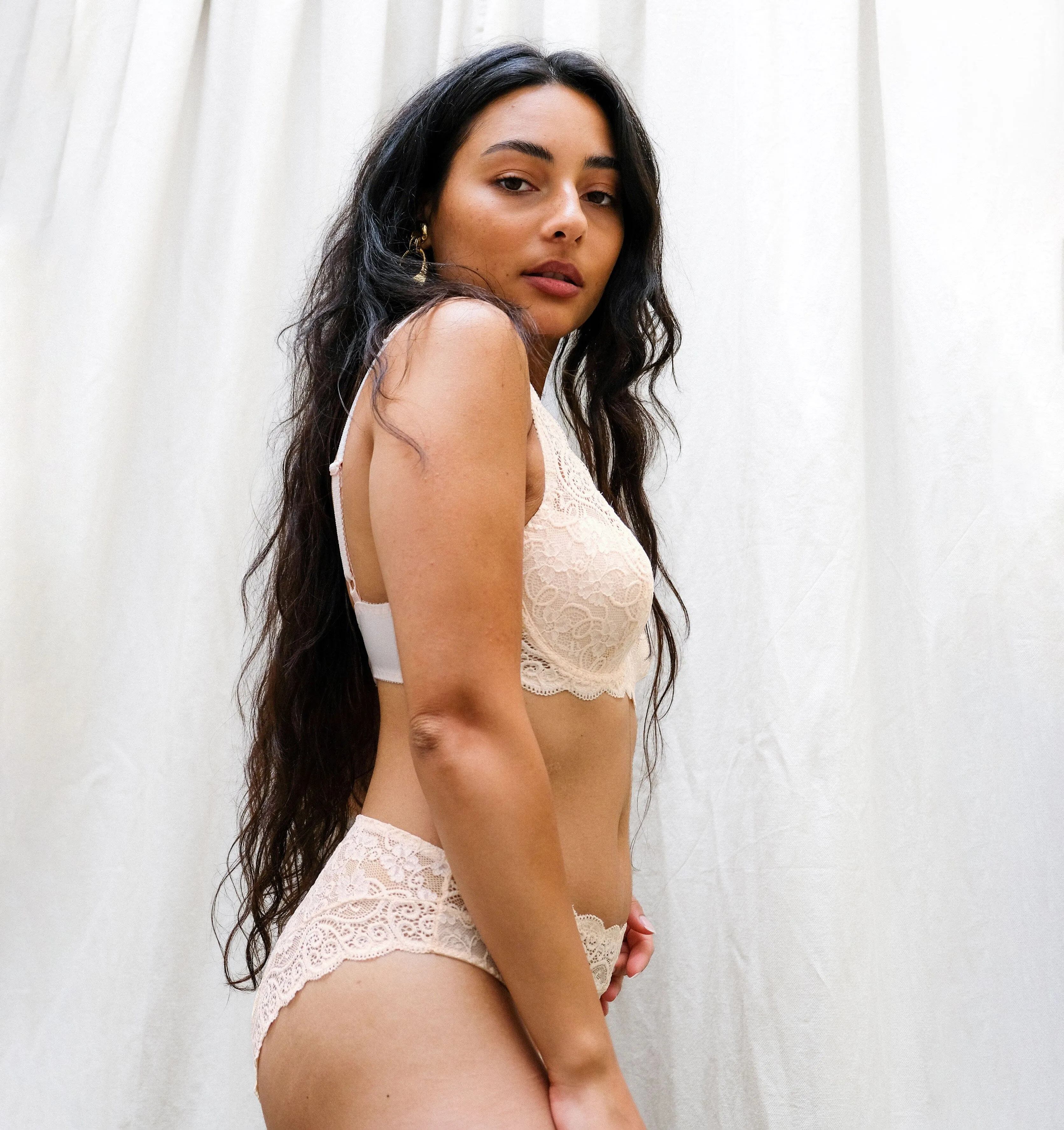 Scalloped lace balconette [Peach]