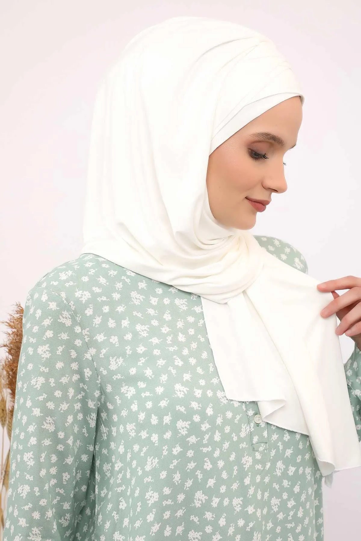 Soft Jersey Hijab Shawl for Women, 95% Cotton and Comfortable Ready to Wear Women Headscarf, Cross Stich Instant Pre-tied Hijab Shawl,PS-41