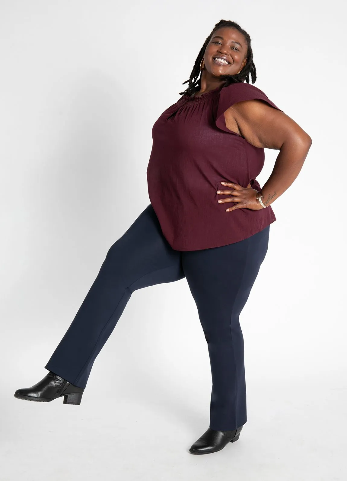 Straight-Leg | Two-Pocket Dress Pant Yoga Pants (Navy)
