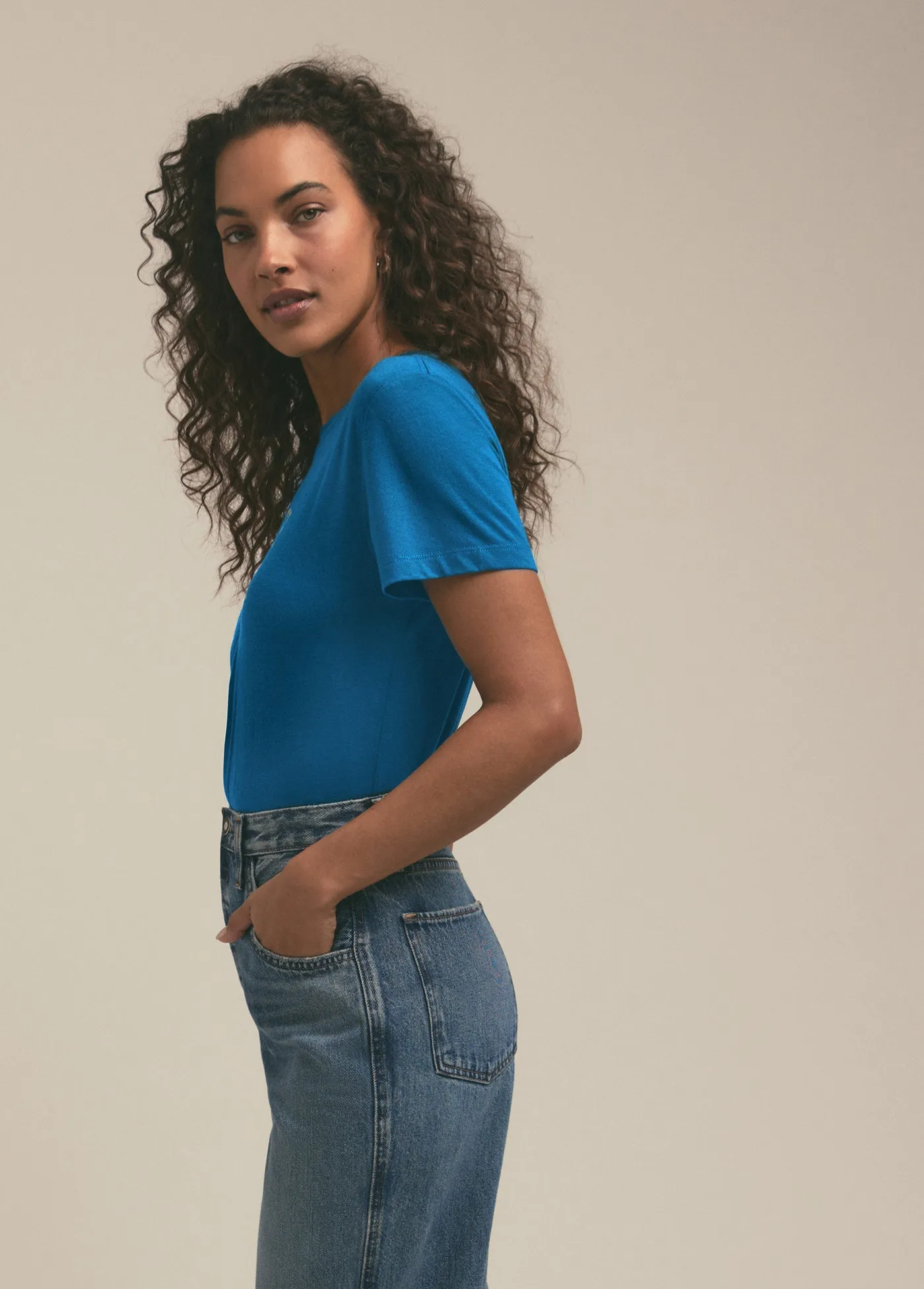 THE CROPPED COLLEGIATE TEE