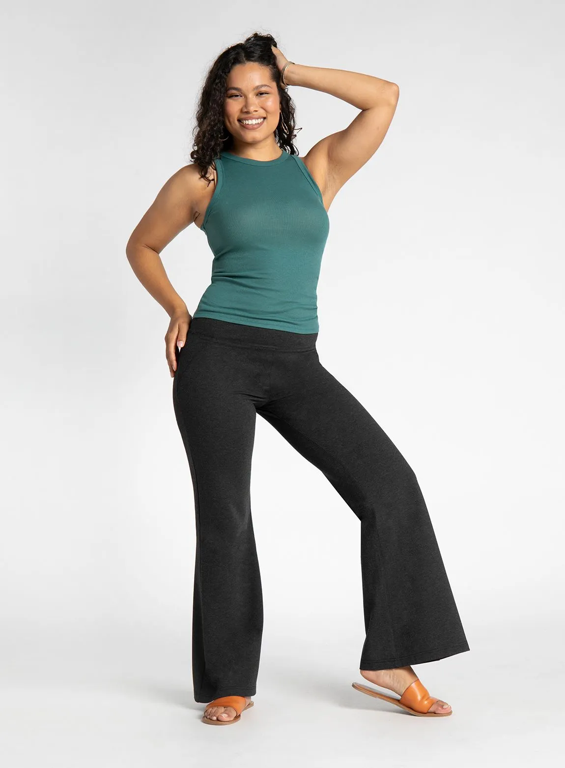 Wide-Leg Two-Pocket Dress Pant Yoga Pants (Charcoal)