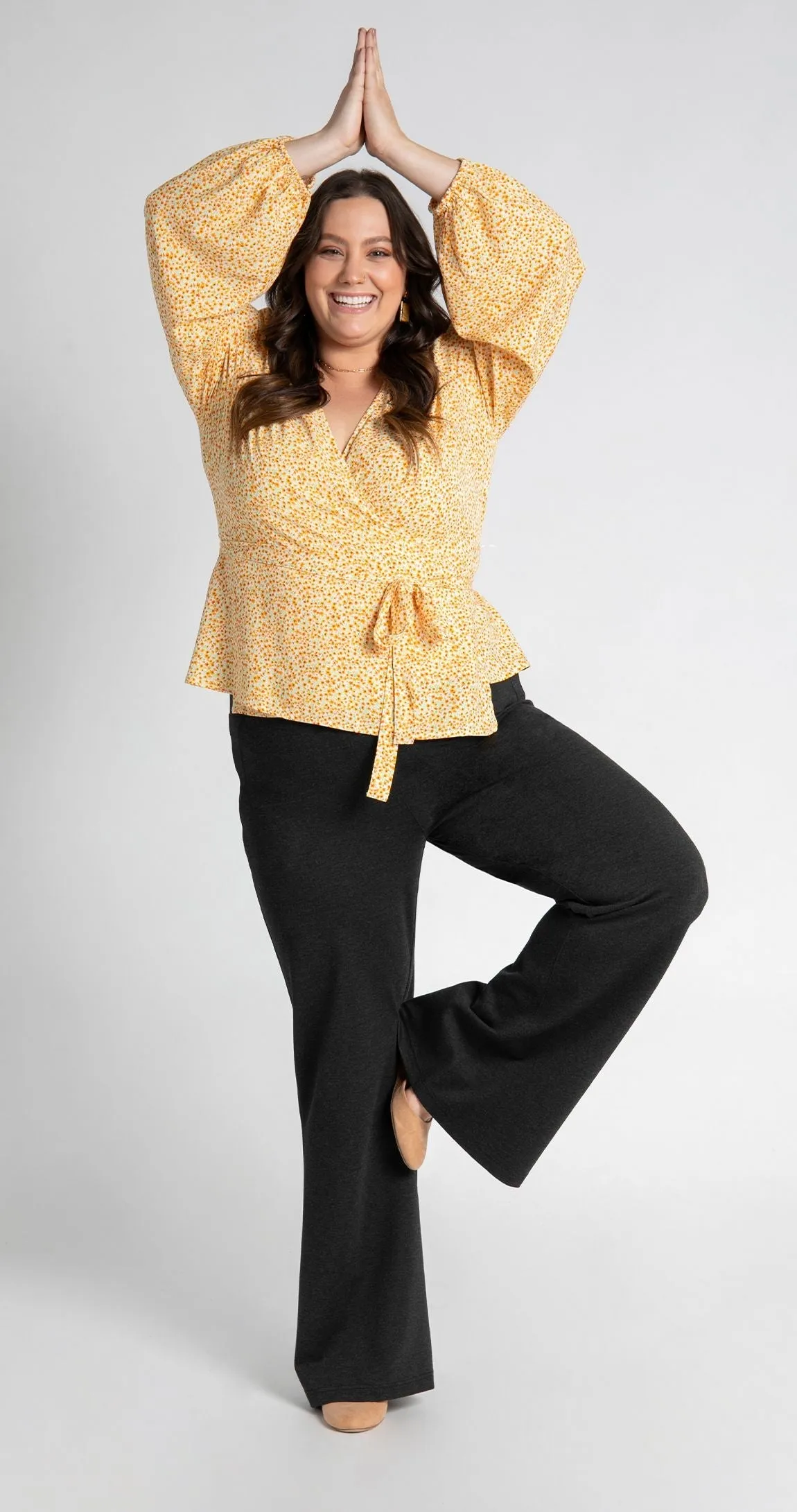 Wide-Leg Two-Pocket Dress Pant Yoga Pants (Charcoal)