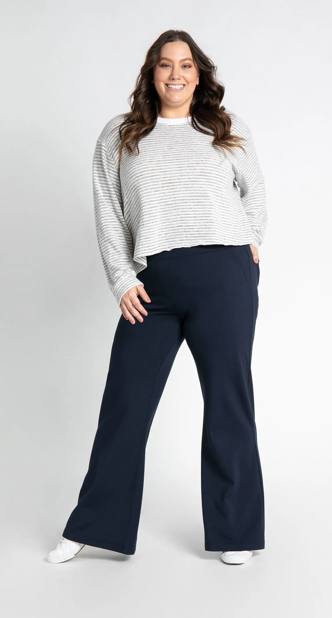 Wide-Leg Two-Pocket Dress Pant Yoga Pants (Navy)