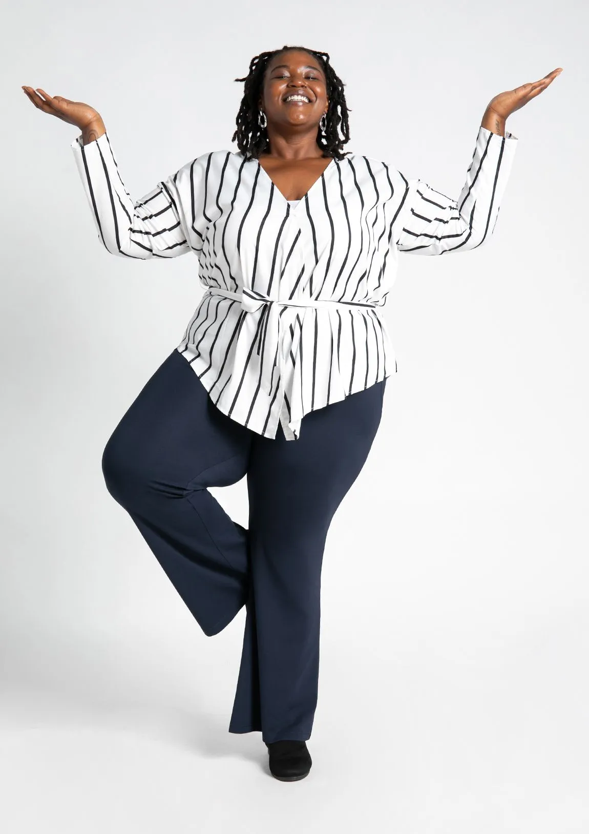 Wide-Leg Two-Pocket Dress Pant Yoga Pants (Navy)
